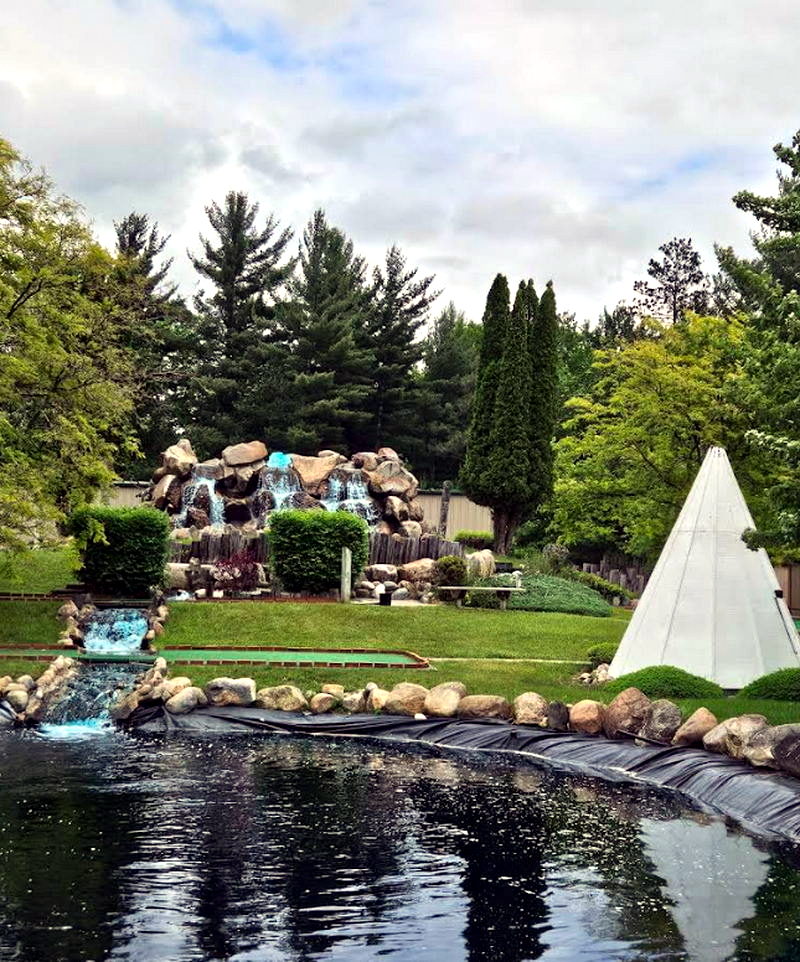 Indian Village Mini Golf - Street View (newer photo)